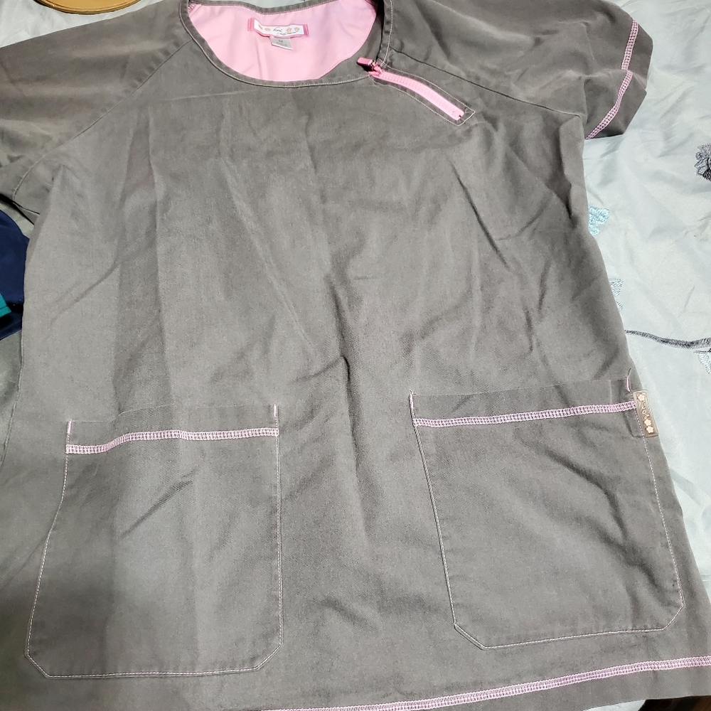 Scrub top